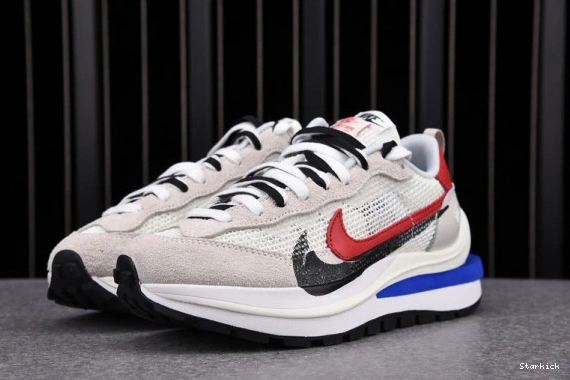 Vaporwaffle  sacai Sport Royal CV1363-100 Nike Game Fuchsia 0211